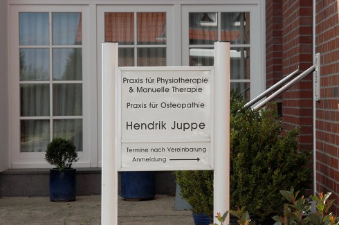 Eingang Physiotherapie Juppe